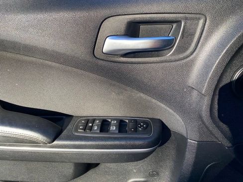 Used 2015 Dodge Charger SE w/ Popular Equipment Group RWD image 18