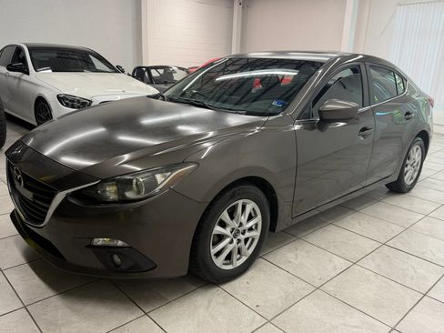 Used 2016 MAZDA MAZDA3 i Touring w/ Popular Equipment Package FWD image 3