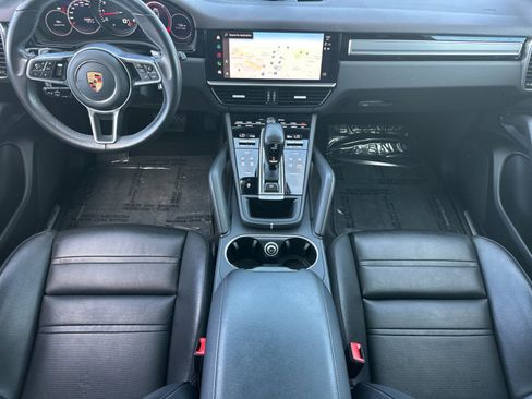 Certified 2023 Porsche Cayenne Platinum Edition image 6