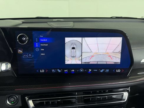 Certified 2025 Chevrolet Traverse High Country FWD image 15