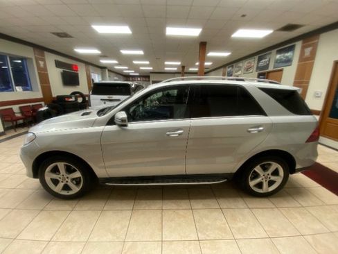 Used 2018 Mercedes-Benz GLE 350 image 2