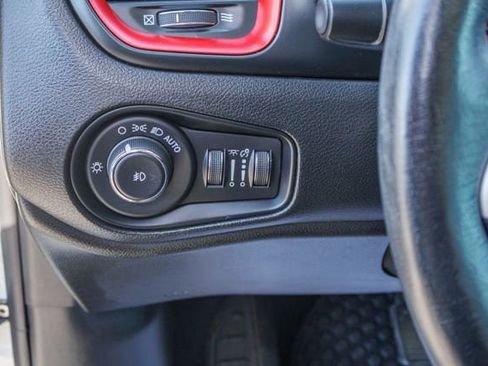 Used 2021 Jeep Renegade Trailhawk w/ Sun & Sound Group AWD/4WD image 24