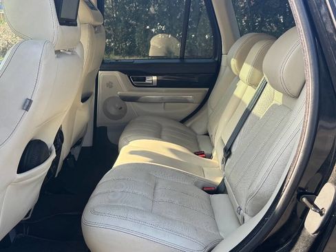 Used 2011 Land Rover Range Rover Sport Supercharged image 12