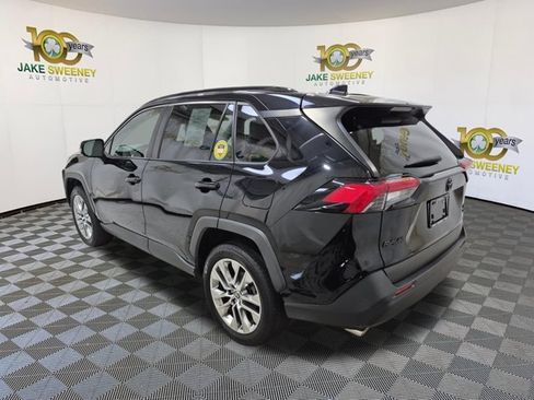 Used 2020 Toyota RAV4 XLE Premium AWD/4WD image 7
