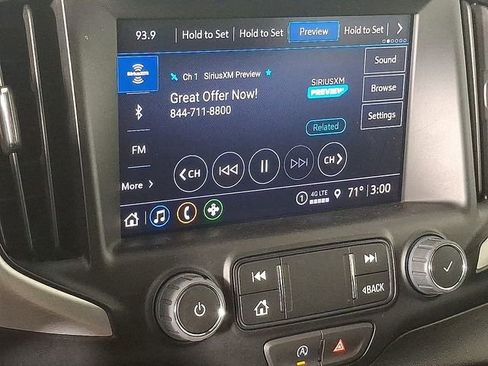 Used 2024 GMC Terrain SLT image 3