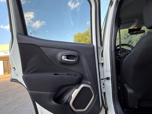 Used 2017 Jeep Renegade Sport w/ Power & Air Group FWD image 13