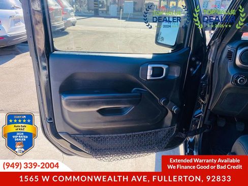 Used 2018 Jeep Wrangler Unlimited Sport image 26