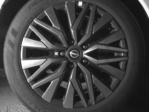 Used 2025 Nissan Altima 2.5 SV image 15