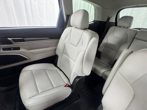 Used 2022 Kia Telluride S FWD image 14