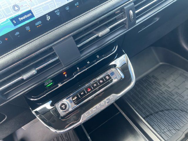 Used 2024 Lincoln Corsair AWD image 26