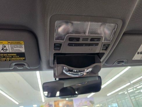 Used 2019 Toyota Highlander SE AWD/4WD image 32