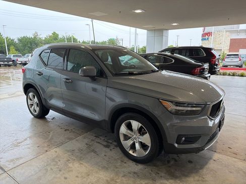 Used 2021 Volvo XC40 T5 Momentum AWD/4WD image 12