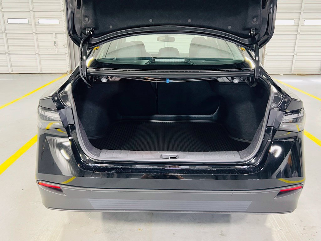 New 2027 Nissan Sentra SV FWD image 9