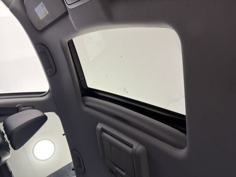 Used 2016 Honda Pilot Touring image 19