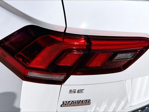 Used 2022 Volkswagen Tiguan SE R-Line FWD image 26