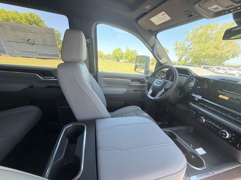 New 2026 GMC Sierra 2500 SLT w/ SLT Convenience Package AWD/4WD image 16