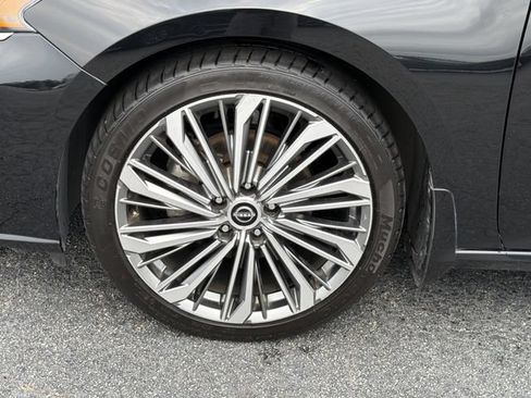 Used 2023 Nissan Altima 2.5 SL FWD image 12