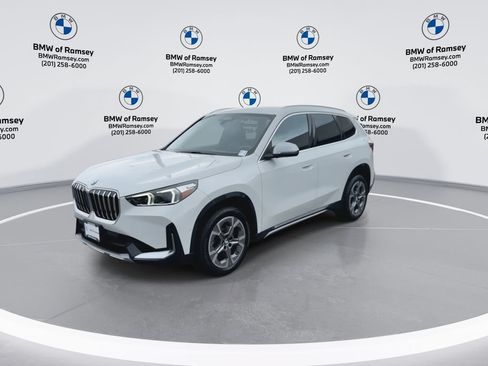 Used 2024 BMW X1 xDrive28i w/ Convenience Package AWD/4WD image 4