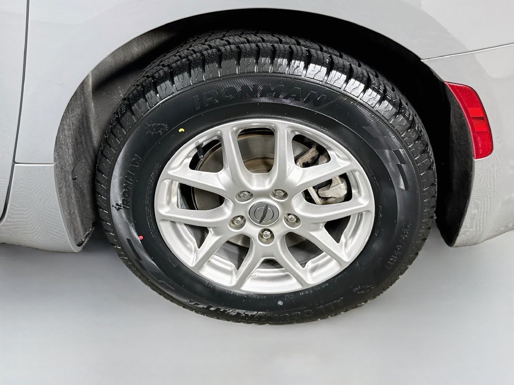 Used 2025 Chrysler Pacifica Select FWD image 34