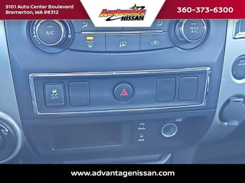 Used 2018 Nissan Titan SV image 15