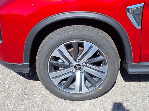 Used 2025 Mitsubishi Outlander Sport SE AWD/4WD image 19