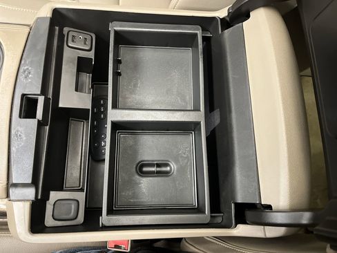 Used 2017 GMC Yukon SLT w/ Open Road Package image 29