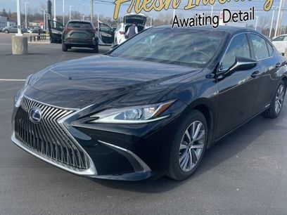 Used 2021 Lexus ES 300h w/ Premium Package