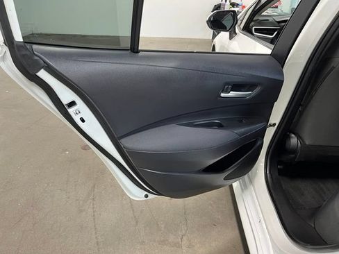 Used 2021 Toyota Corolla LE FWD image 19