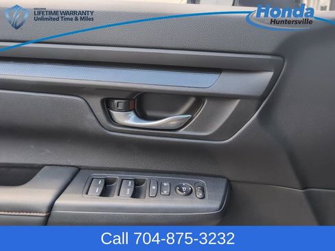 Used 2025 Honda CR-V Sport image 26
