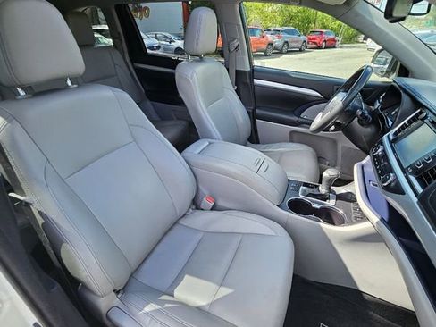 Used 2015 Toyota Highlander XLE AWD/4WD image 20