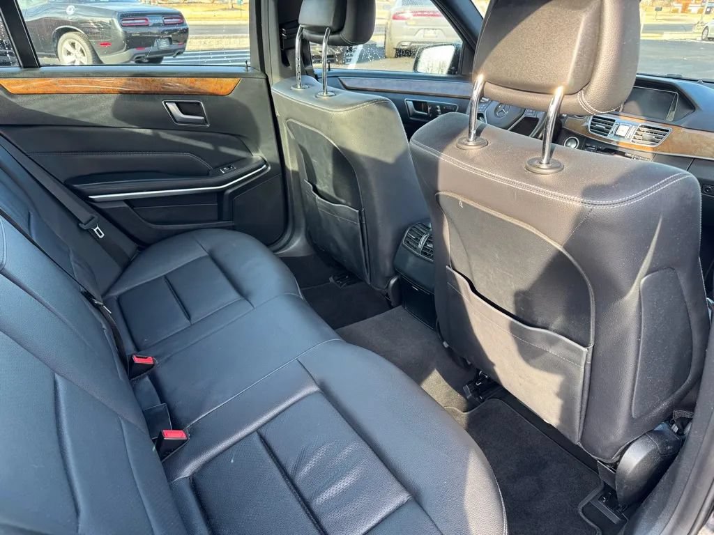 Used 2014 Mercedes-Benz E 350 4MATIC Sedan image 7