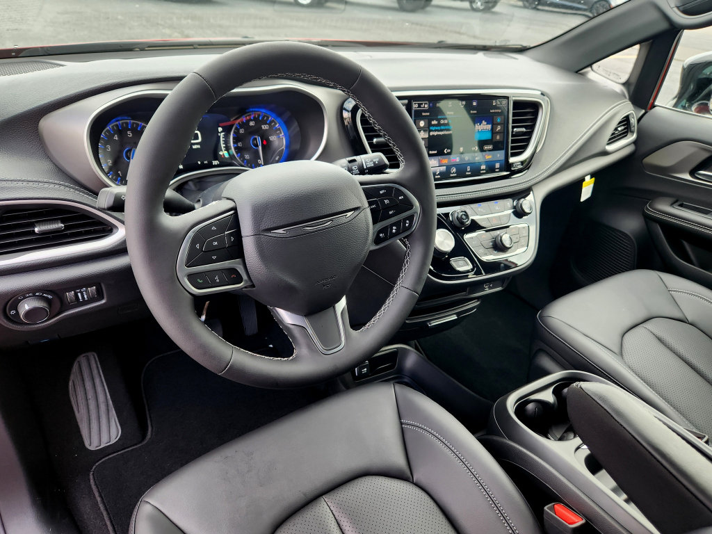 New 2027 Chrysler Pacifica Select FWD image 23