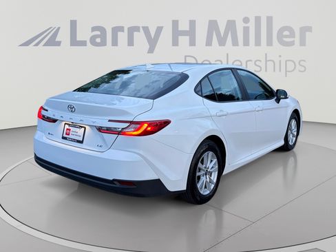 Used 2026 Toyota Camry LE FWD image 5