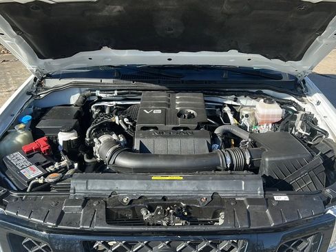 Used 2021 Nissan Frontier SV w/ Midnight Edition Floor Mats image 13