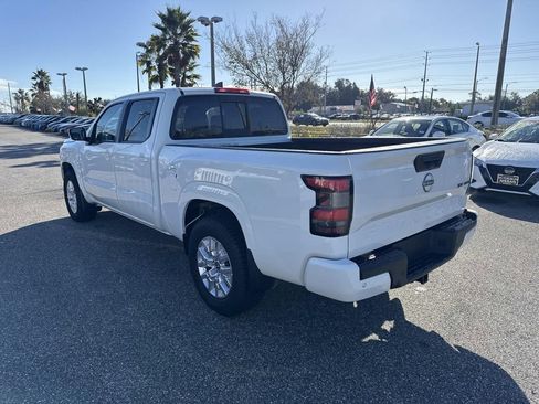Certified 2022 Nissan Frontier SV w/ Technology Package image 6