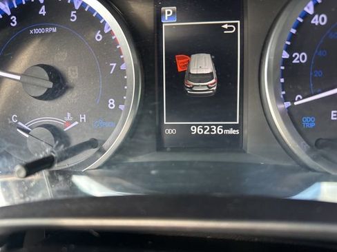 Used 2019 Toyota Highlander LE image 14