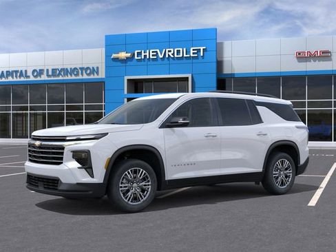 New 2026 Chevrolet Traverse LT w/ Driver Confidence Package image 2