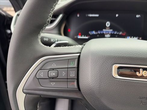 New 2025 Jeep Grand Cherokee Laredo image 16