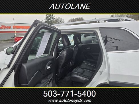 Used 2017 Jeep Cherokee Limited image 10