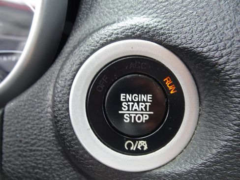 Used 2018 Dodge Journey SE image 24