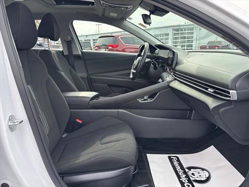 Used 2024 Hyundai Elantra SEL w/ Convenience Package image 14