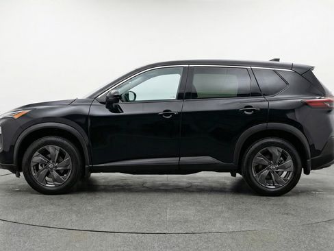 Used 2025 Nissan Rogue SV image 5