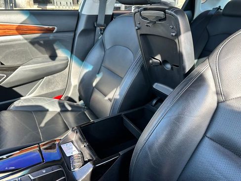 Used 2017 Kia Cadenza Premium image 14