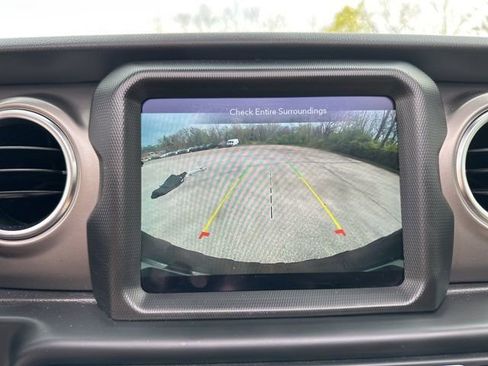 Used 2022 Jeep Wrangler Unlimited Rubicon w/ LED Lighting Group image 19