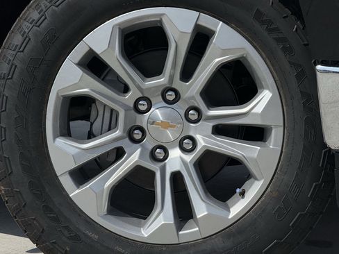 New 2026 Chevrolet Silverado 1500 LTZ w/ LTZ Premium Texas Edition AWD/4WD image 9