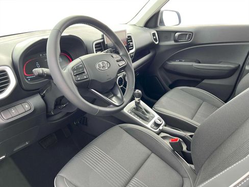 New 2025 Hyundai Venue Limited image 14