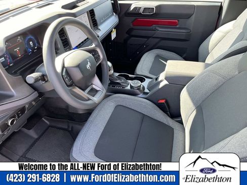 New 2025 Ford Bronco Base image 19