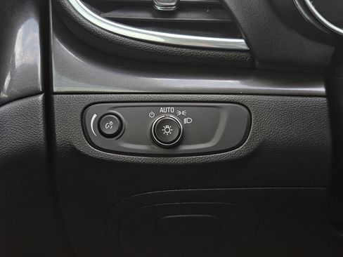 Used 2021 Buick Encore Preferred w/ Safety Package II image 21