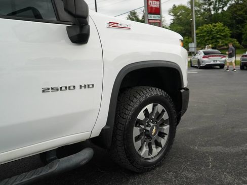 Used 2022 Chevrolet Silverado 2500 Custom w/ Custom Value Package AWD/4WD image 17