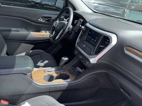 Used 2019 GMC Acadia SLE image 7